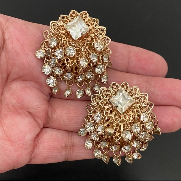 Unique Vintage Gold-tone Rhinestones Waterfall Ornate Clip On Earrings 22g - Picture 6 of 11